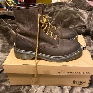 Brown Doc Mr. Airways